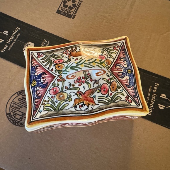 Hand-Painted Ceramic Box with Multicolor Design - Picture 2 of 3